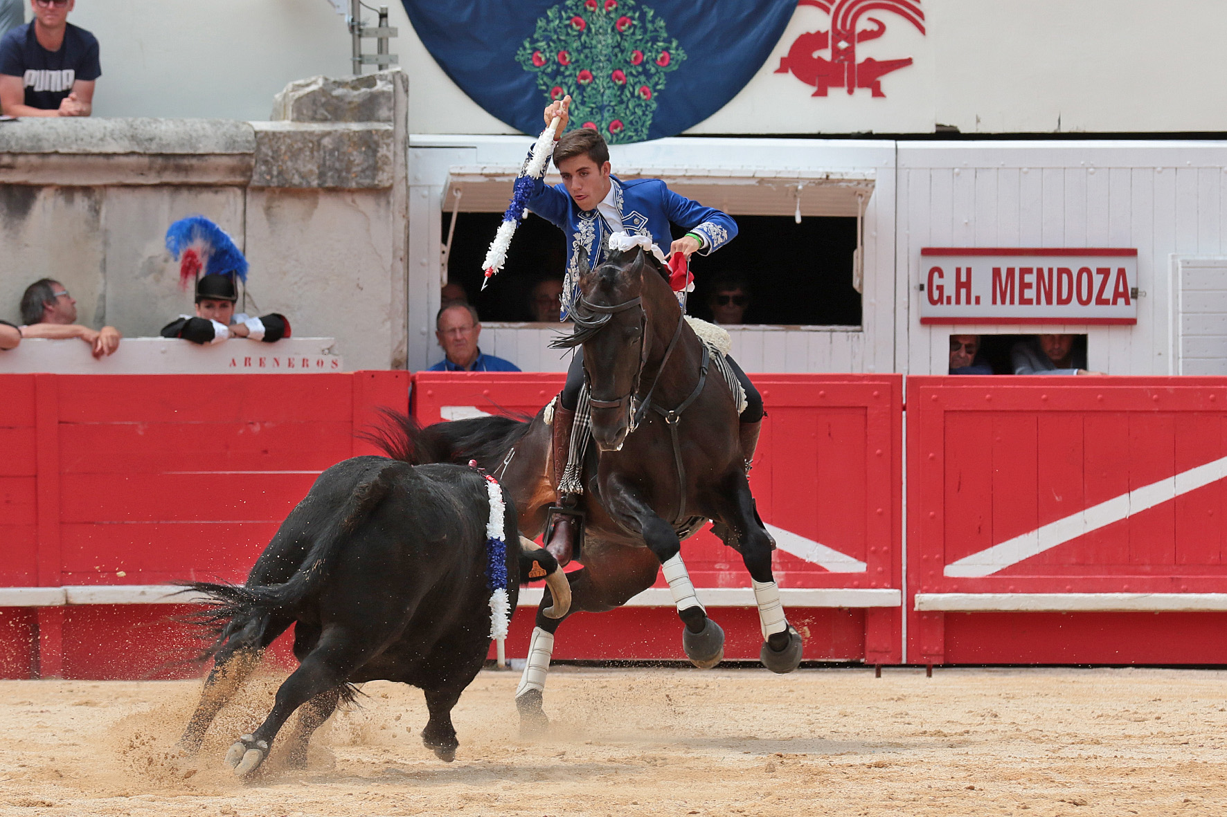 Nimes (Francia), lunes 21 de mayo de 2018. Festejo de rejones matinal