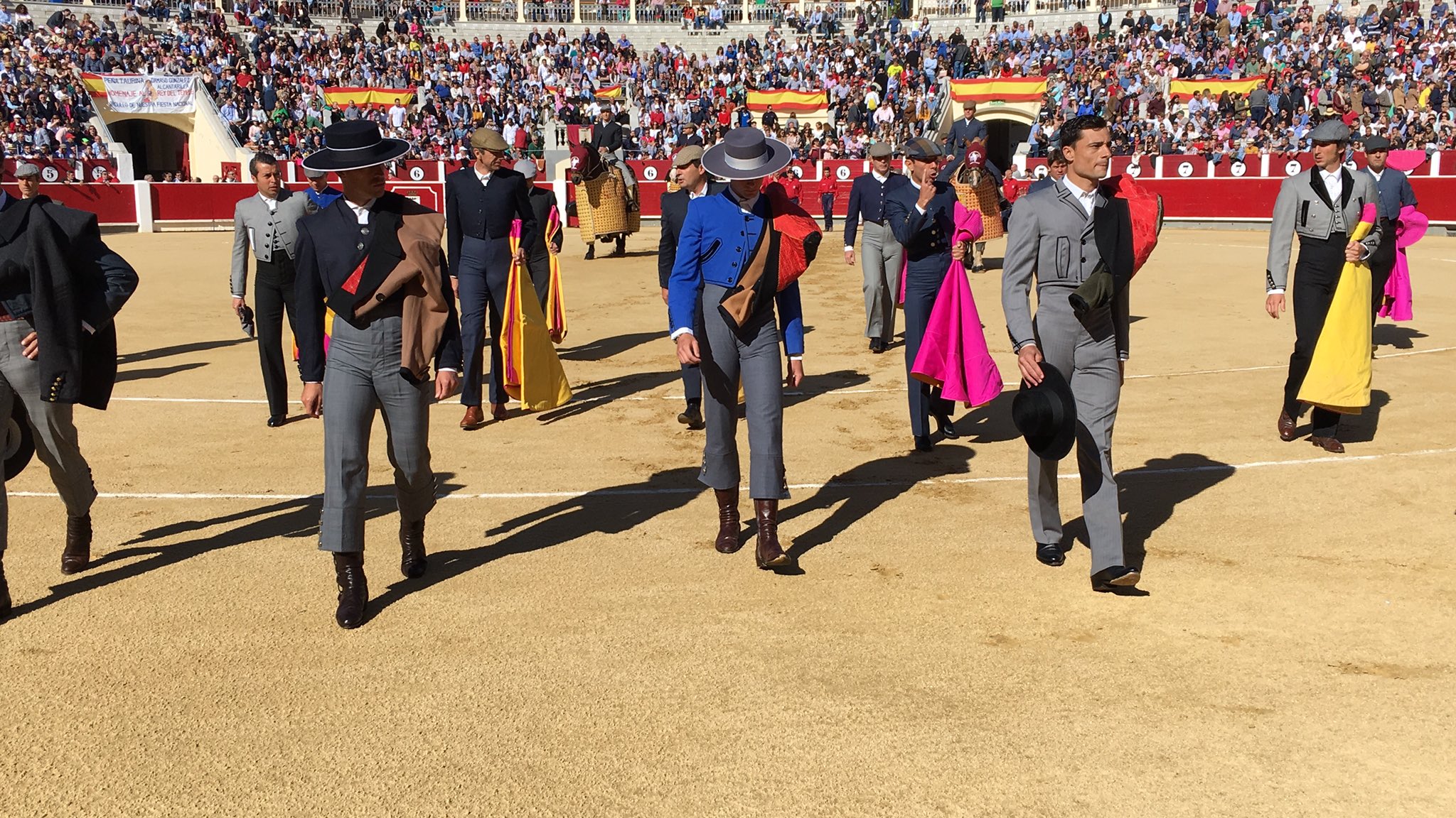 Seis orejas y un rabo en el festival del Cotolengo