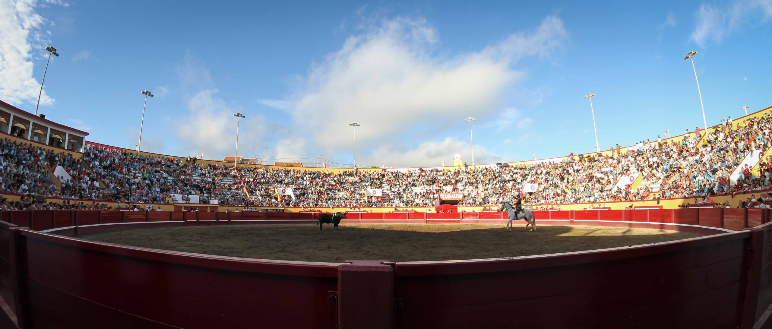 Angra do Heroísmo (Isla Terceira, Azores, Portugal), domingo 24 de junio de 2018. Primera de la Feria de Sanjoaninas. Corrida de rejones