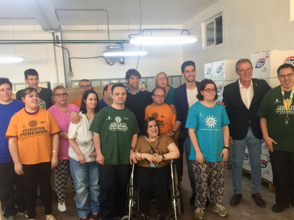 Cayetano y López Simón visitan Asprona