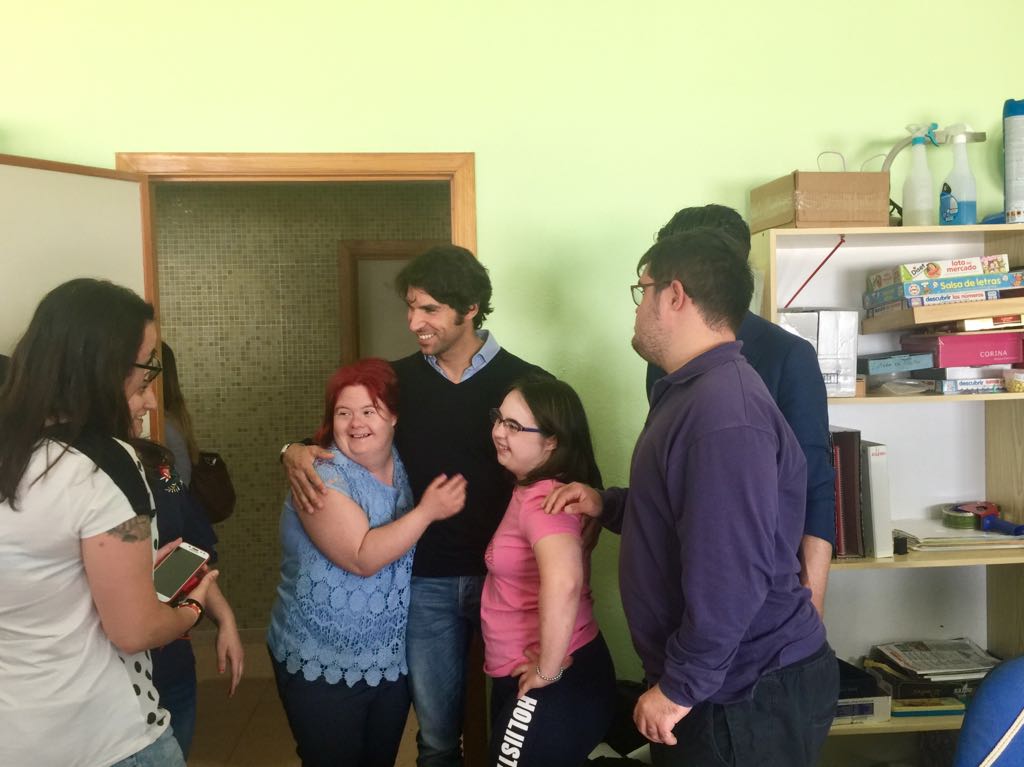 Cayetano y López Simón visitan Asprona