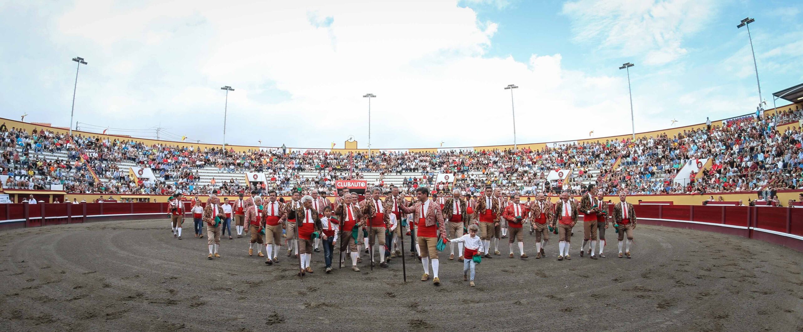Angra do Heroísmo (Isla Terceira, Azores, Portugal), domingo 24 de junio de 2018. Primera de la Feria de Sanjoaninas. Corrida de rejones