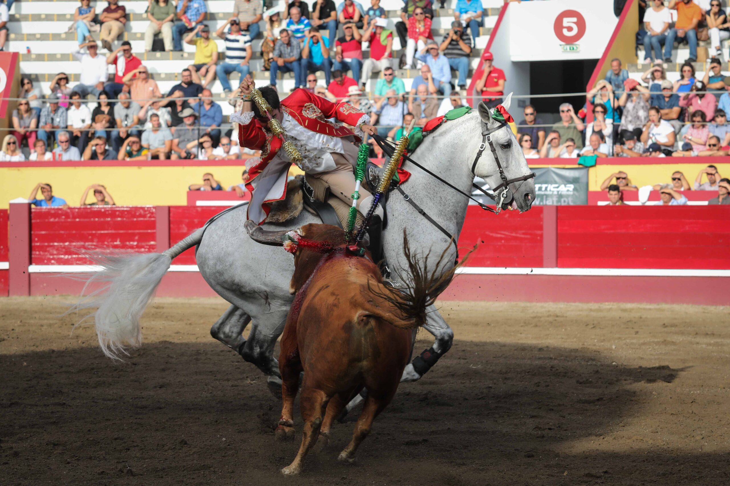 Angra do Heroísmo (Isla Terceira, Azores, Portugal), domingo 24 de junio de 2018. Primera de la Feria de Sanjoaninas. Corrida de rejones