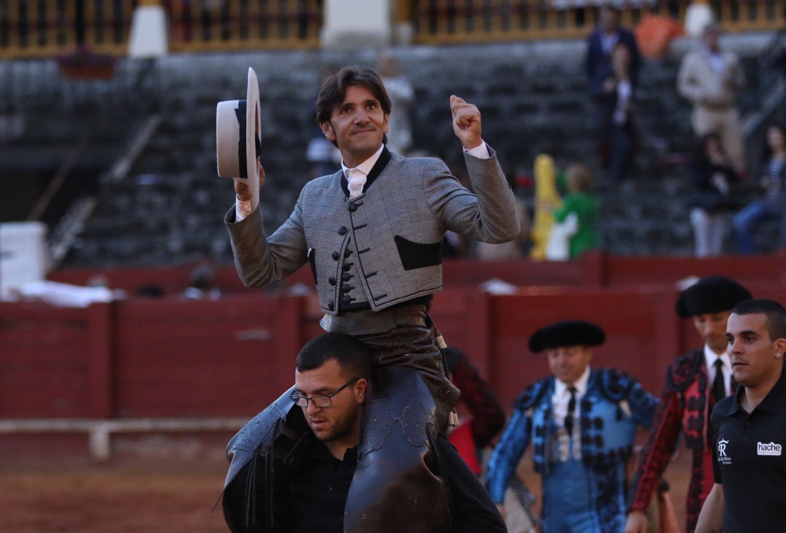 Aranjuez (Madrid) - Corrida mixta - Sábado 2 de junio de 2018