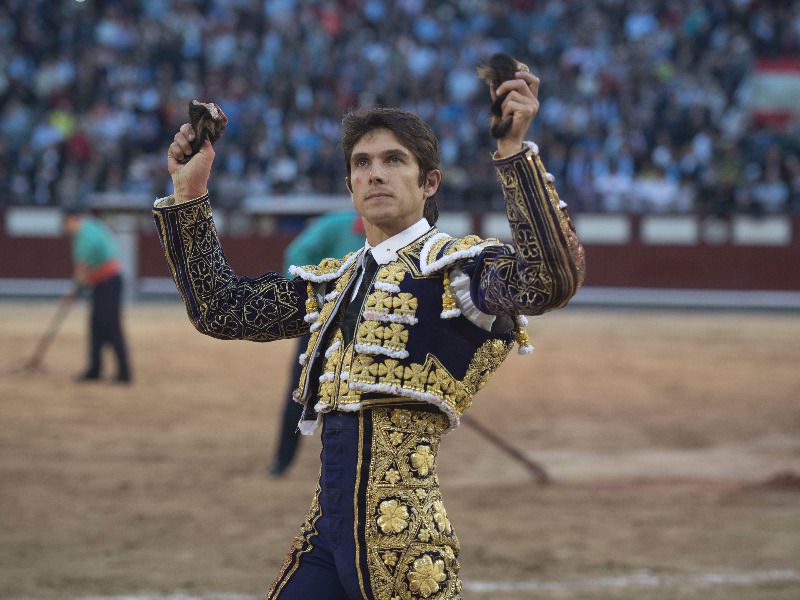 Castella no torea en Chota por impago y amenazas de la empresa