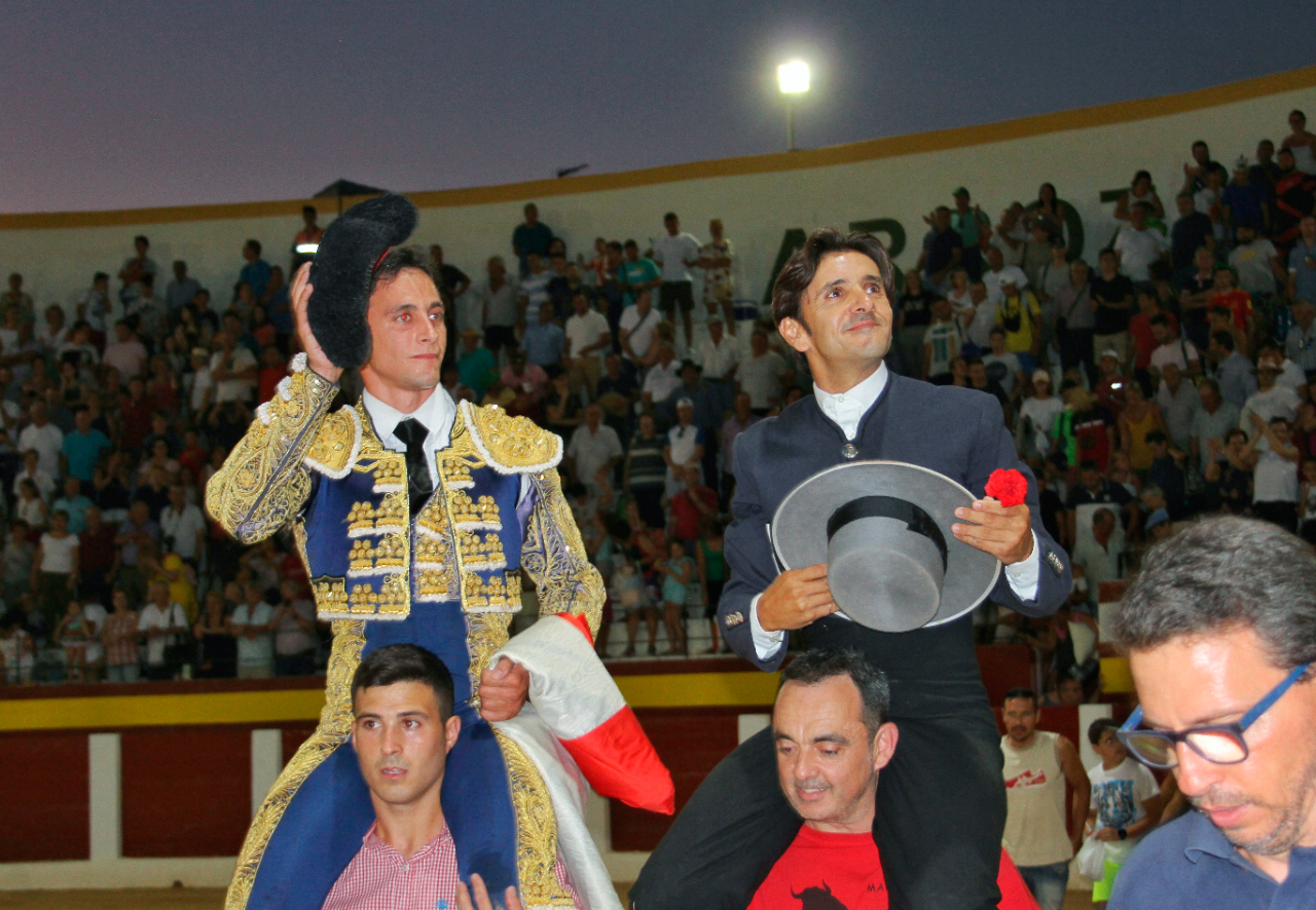 Diego Ventura, un rabo, en hombros con Filiberto en Calasparra