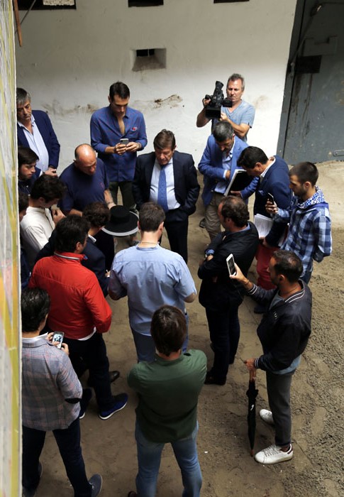 El pintor Eduardo Arroyo presenta el apartado de Bilbao