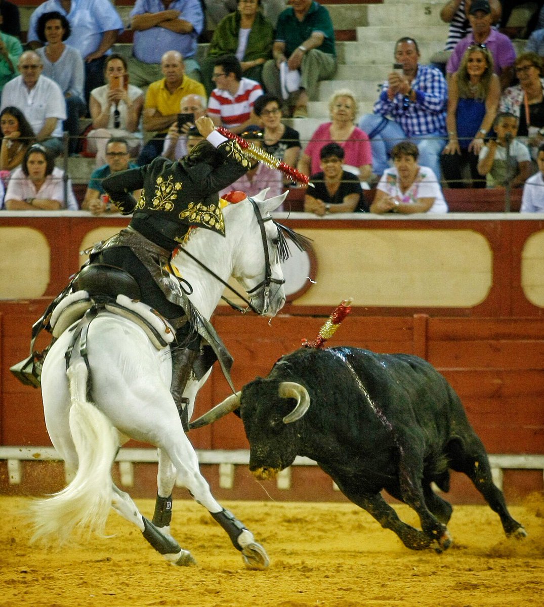 Espectacular foto de Diego Ventura en El Puerto.