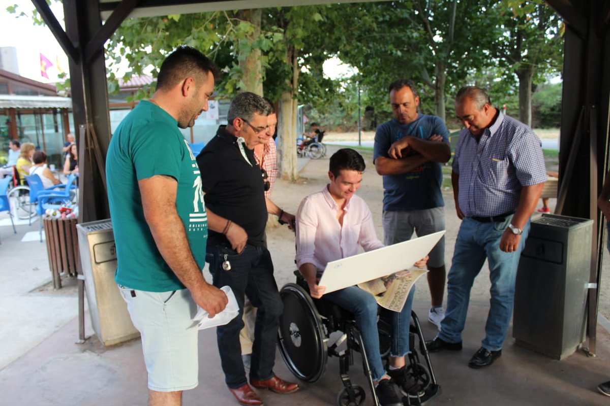 Villaseca de la Sagra, con el alcalde, Jesús Hijosa, a la cabeza, visitaron a Manolo Vanegas
