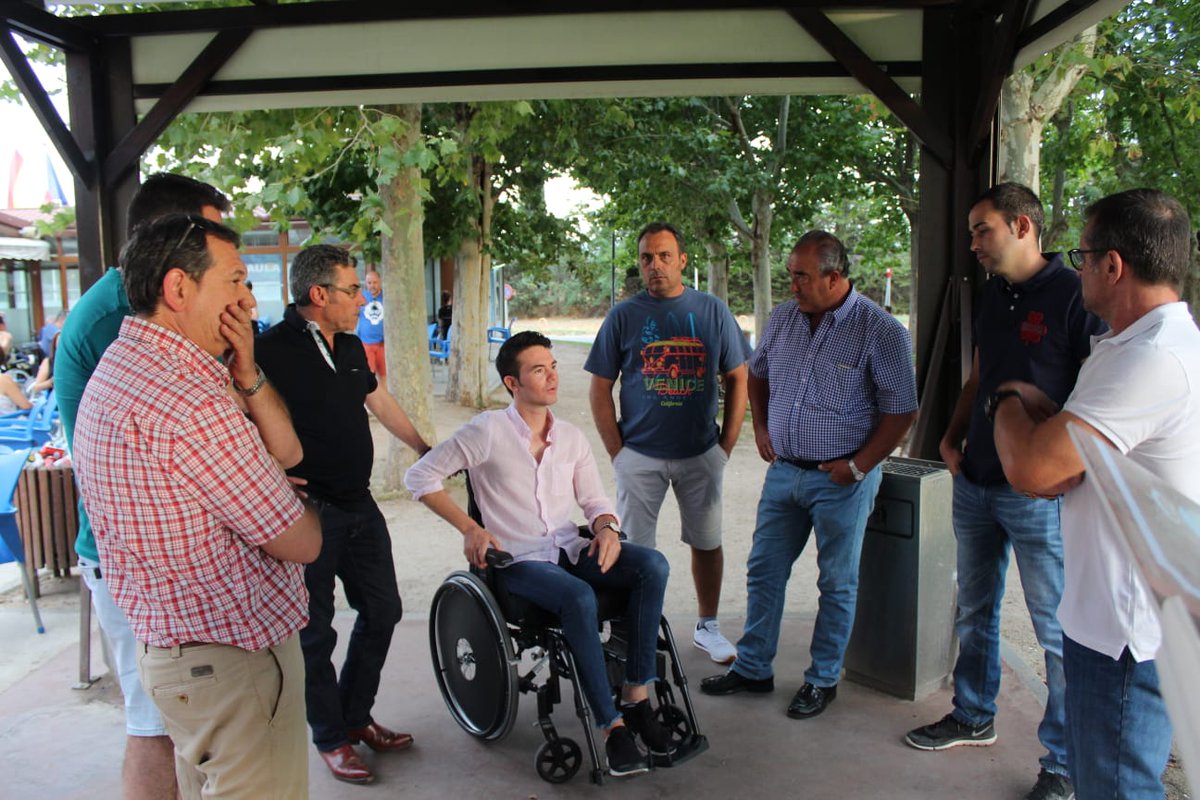 Villaseca de la Sagra, con el alcalde, Jesús Hijosa, a la cabeza, visitaron a Manolo Vanegas