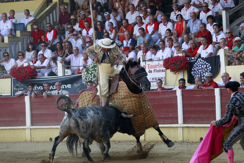 Parentis-en-Born (Francia) - Novillada picada - Domingo 5 de agosto de 2018
