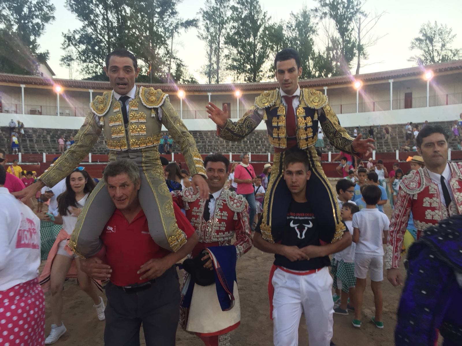 Briviesca. Tendero y Sánchez Vara, a hombros.