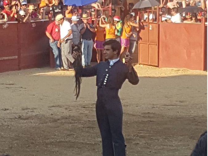 Éxitos de Colombo y Capea en el festival de Lumbrales