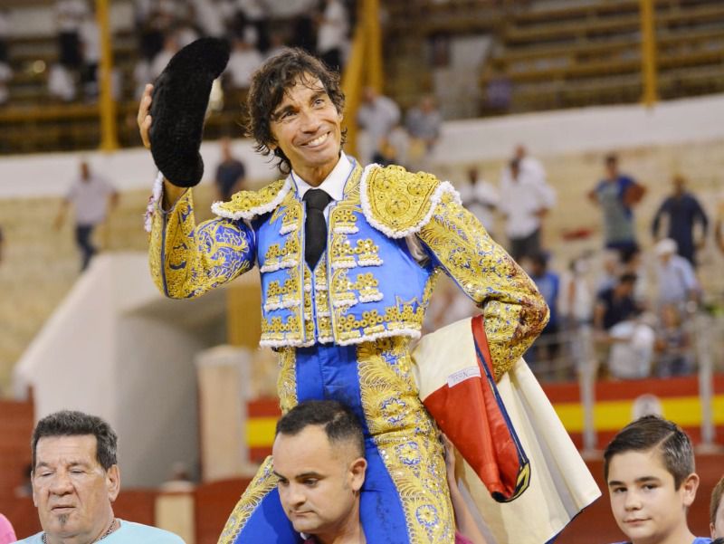 Puerta grande para el empaque y la espada de Curro Díaz en Almería