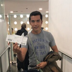 Israel Téllez rumbo a su debut en Ecuador