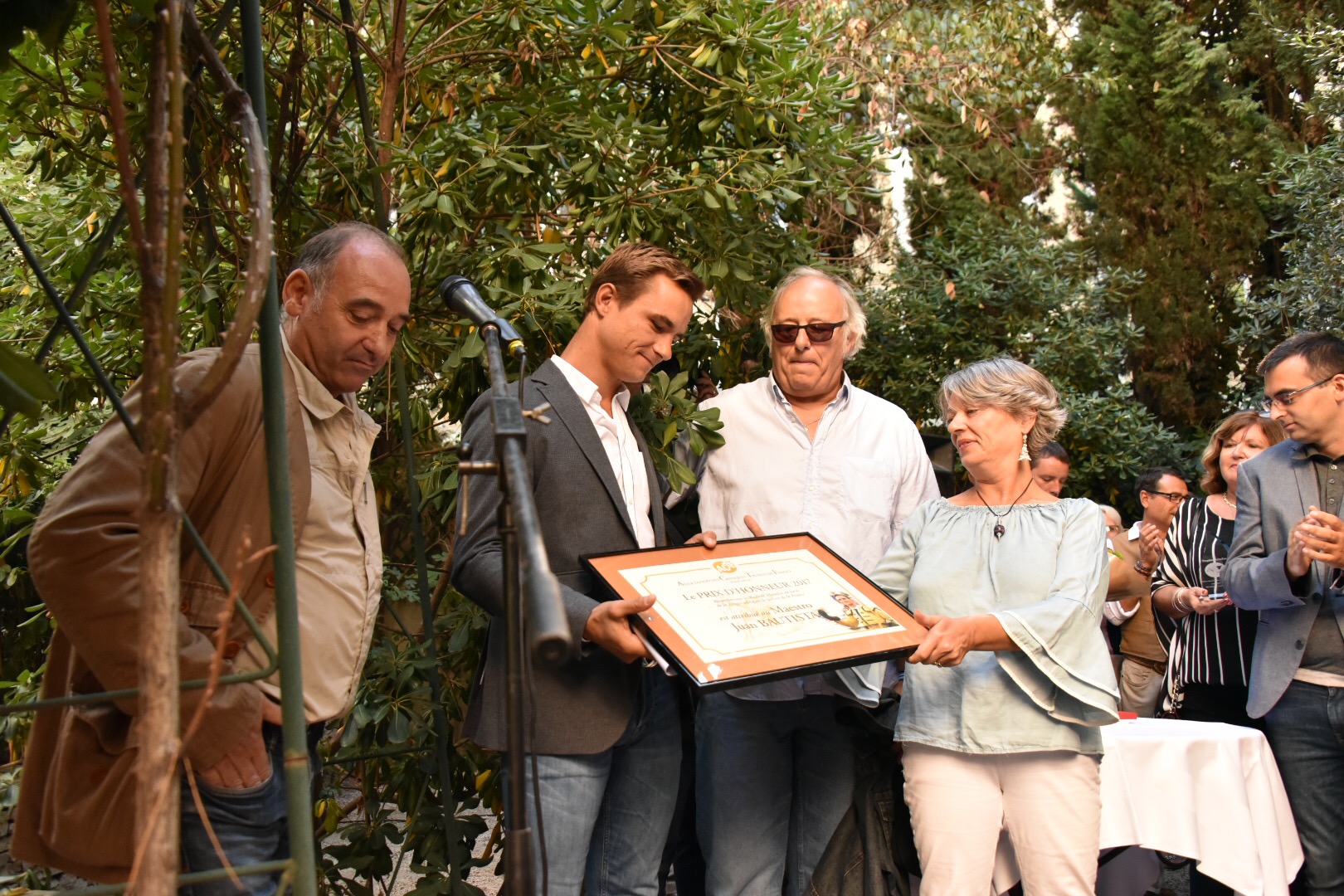 Juan Bautista anuncia su retirada