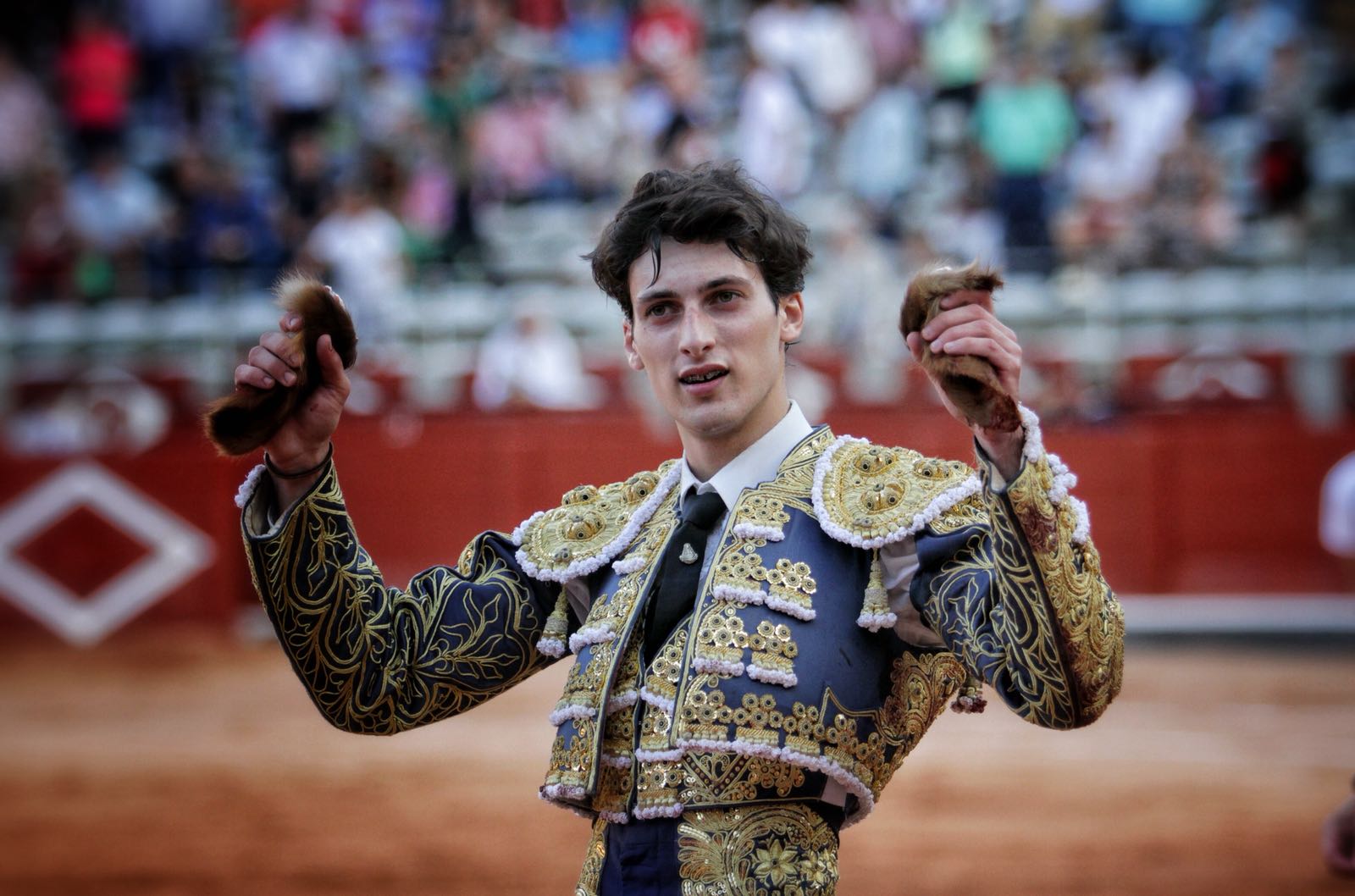 Antonio Grande, tres orejas, se agiganta en Salamanca