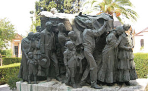 Perspectiva lateral del Mausoleo de Joselito El Gallo