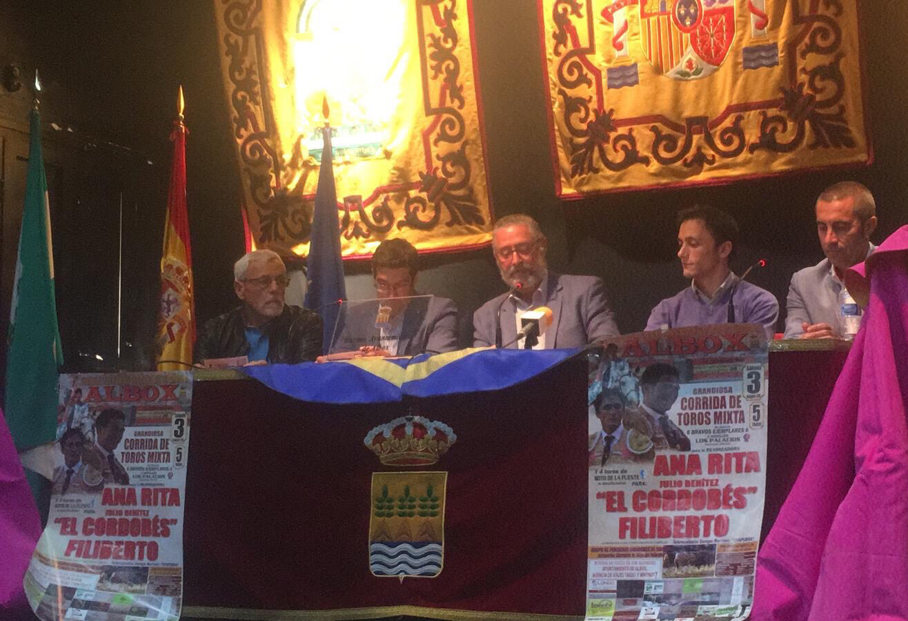 Una corrida de toros mixta en noviembre en Albox