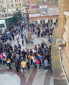 La plaza registra buen ambiente desde primera hora de la mañana.