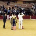 Momento del corte de coleta de Ricardo Torres.