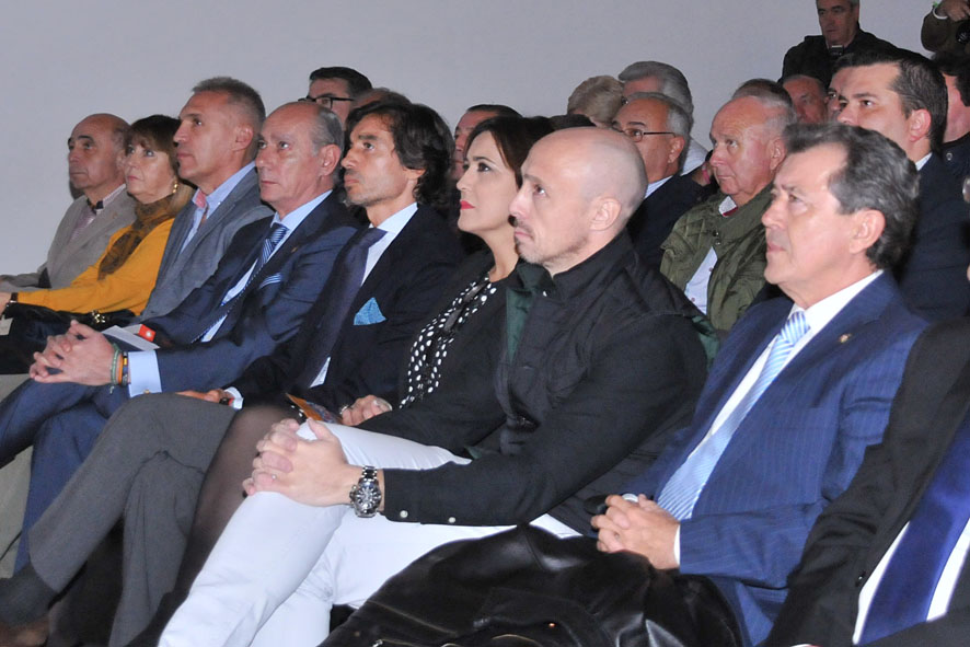 Linares - Entrega de Trofeo Manolete a título póstumo a Fandiño