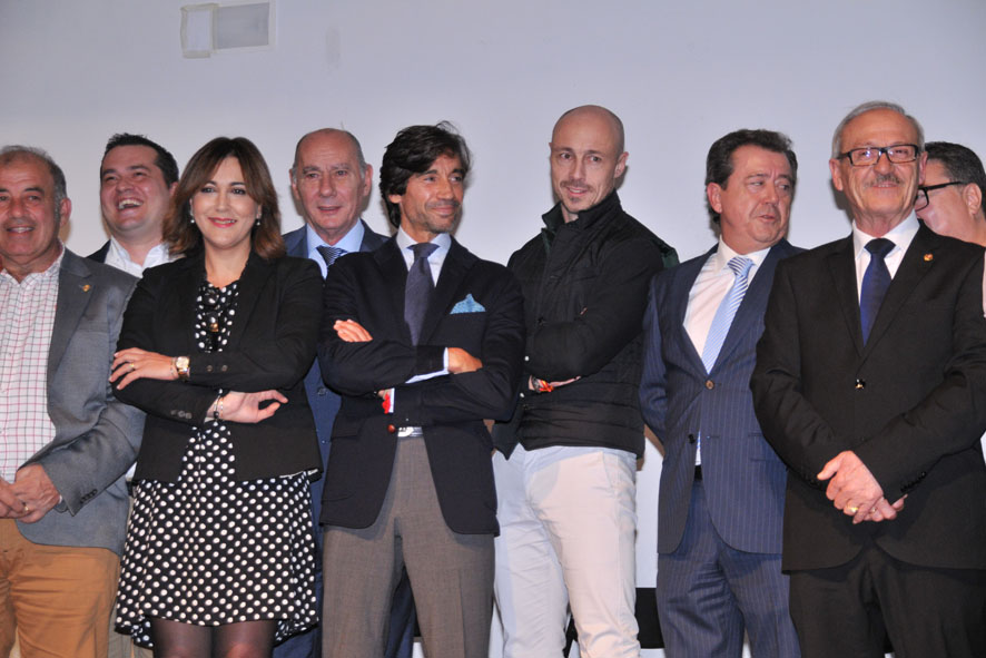 Linares - Entrega de Trofeo Manolete a título póstumo a Fandiño