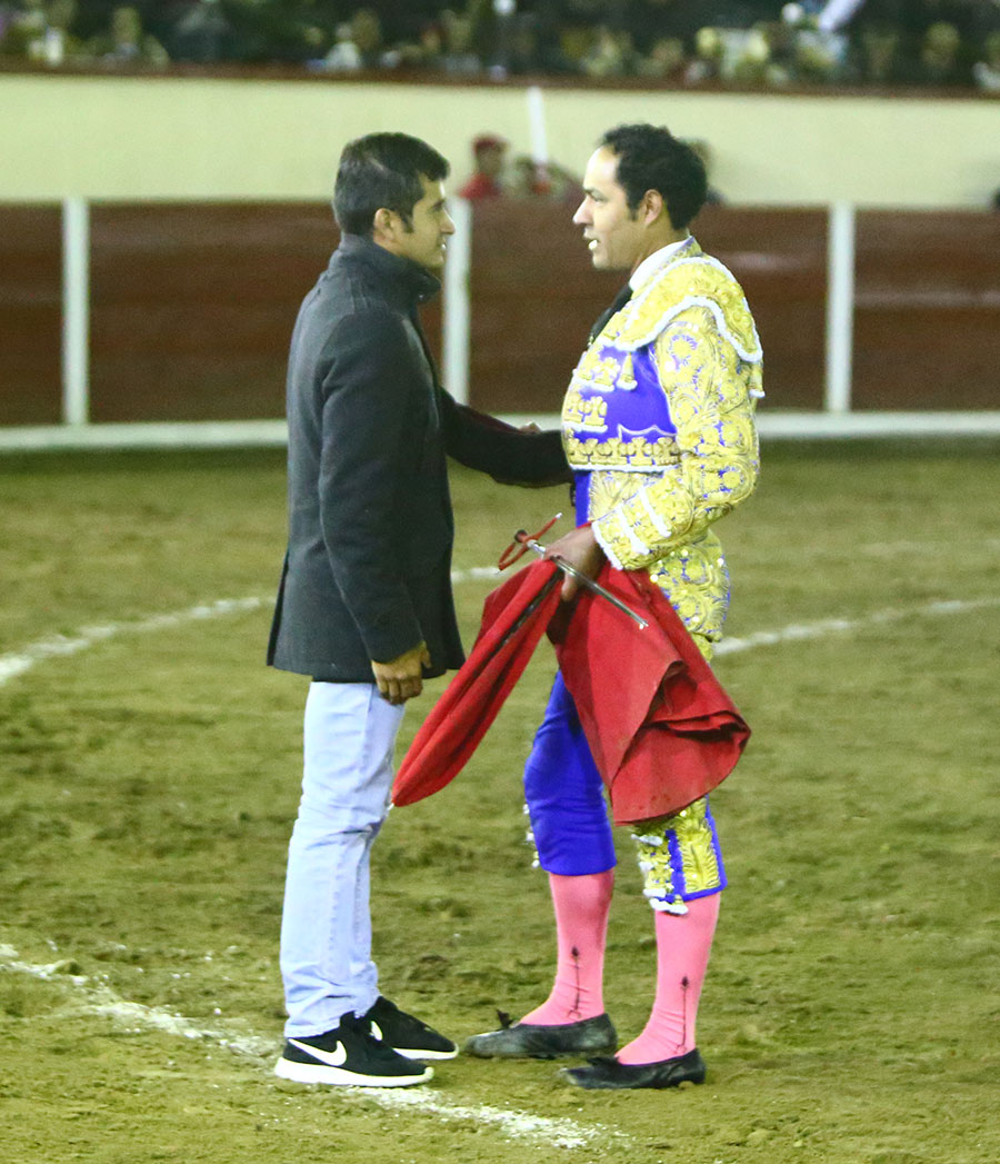 Tlaxcala (Mexico) - A hombros Angelino y Ferrera