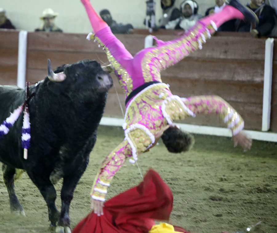 Tlaxcala (Mexico) - A hombros Angelino y Ferrera