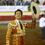 Irapuato (México) - El Zapata arma la Revolución saliendo a hombros en Irapuato, Armillita y Cartagena pasean oreja