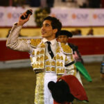 Irapuato (México) - El Zapata arma la Revolución saliendo a hombros en Irapuato, Armillita y Cartagena pasean oreja