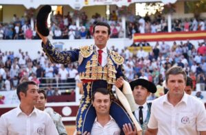Emilio de Justo proclamado triunfador en Francia
