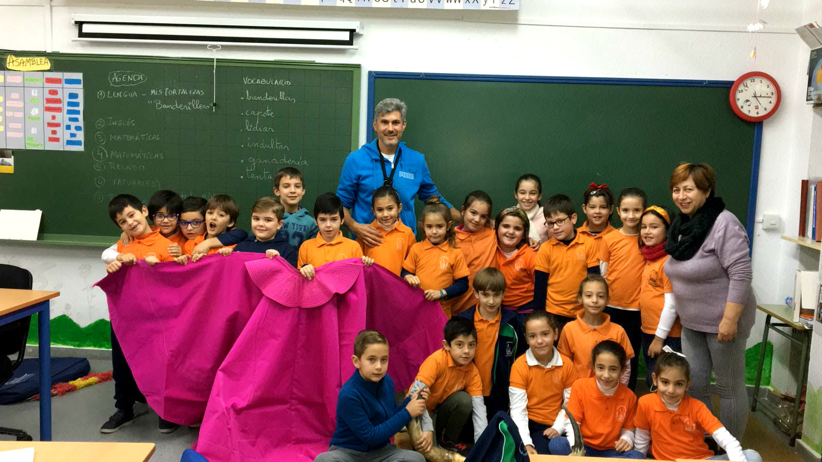 Curro Javier acerca el toreo a las aulas