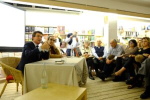 Manuel Valls durante la presentación de su libro.