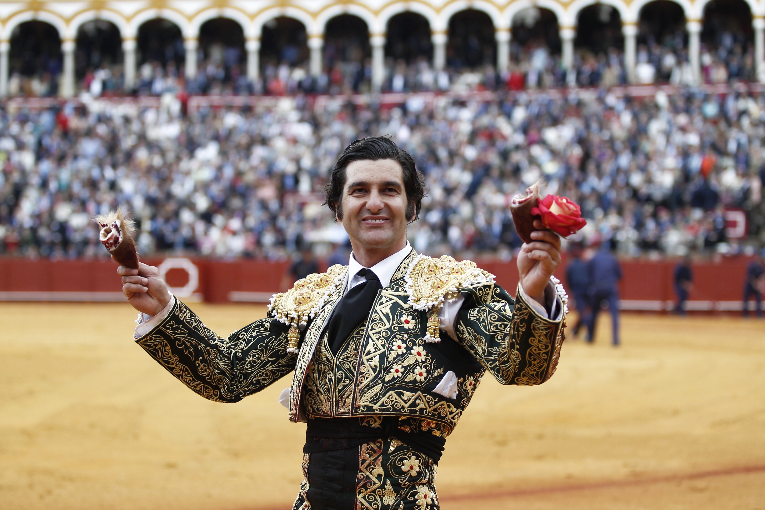 Un vestido de Morante para una saya de la Virgen del Baratillo