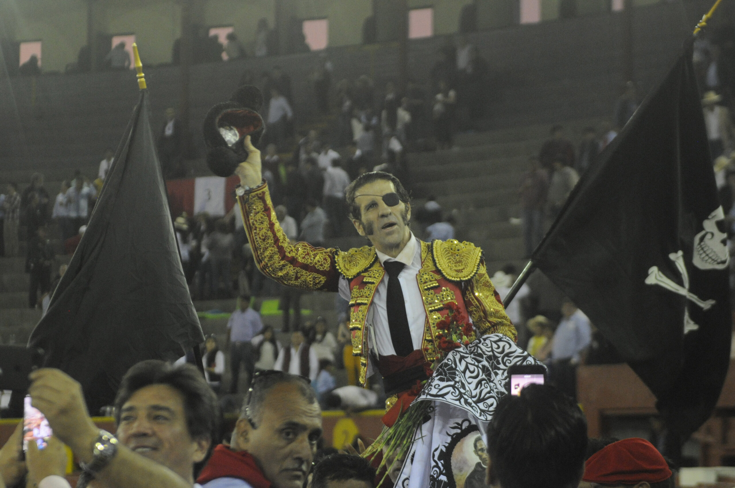 Feliz despedida de Padilla y gran faena de Ferrera en Lima