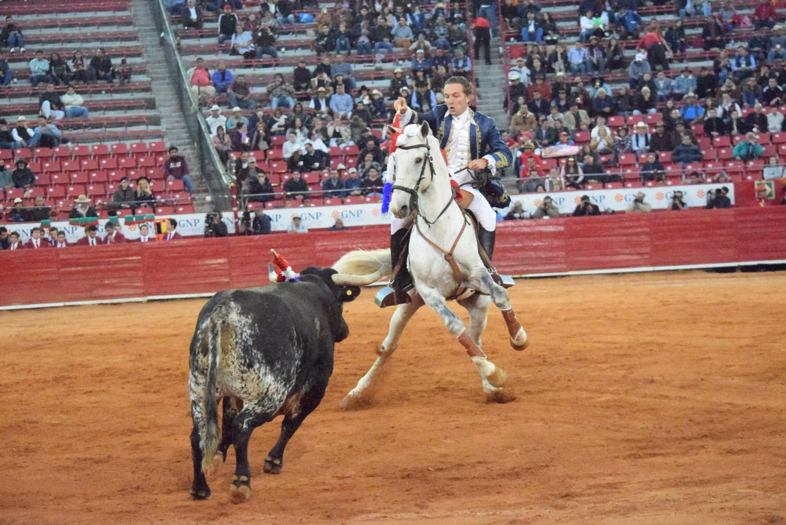 Andy Cartagena, con sustituto para la Plaza México
