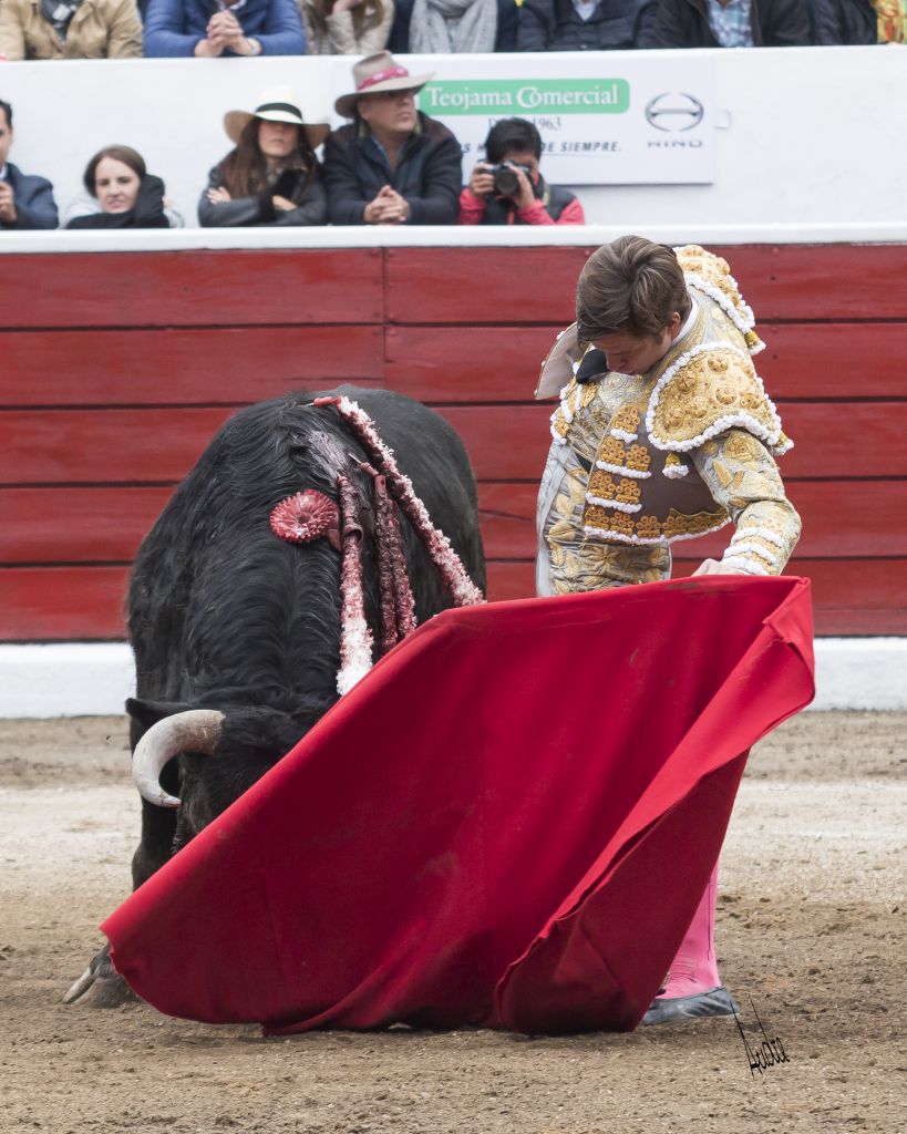 El Juli triunfa en la encerrona en Latacunga (Ecuador) - Viernes 30 de noviembre de 2018