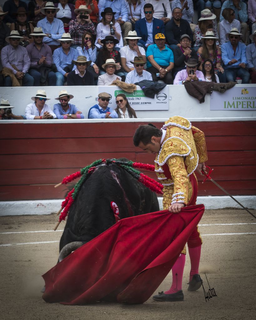 Latacunga (Ecuador) - Sábado 1 de diciembre de 2018 - Manzanares y El Fandi a hombros en el mano a mano