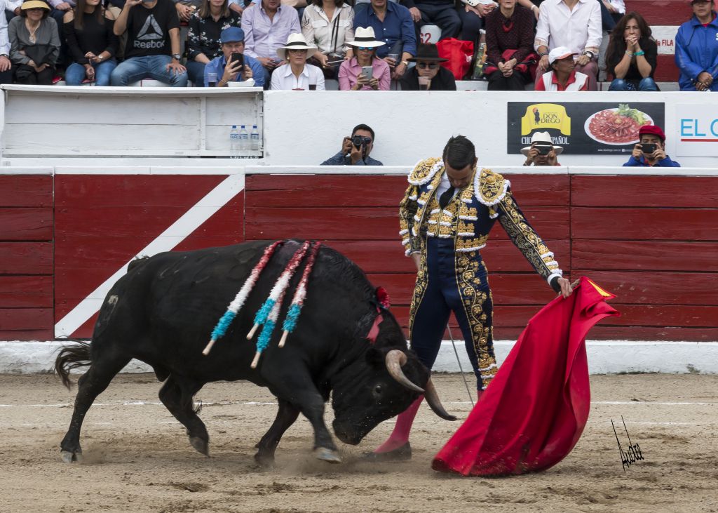 Latacunga (Ecuador) - Sábado 1 de diciembre de 2018 - Manzanares y El Fandi a hombros en el mano a mano