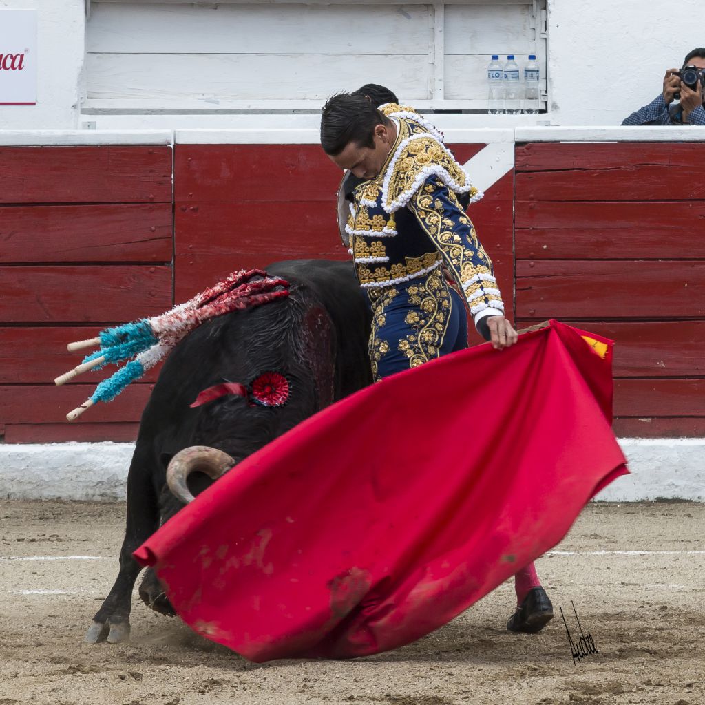 Latacunga (Ecuador) - Sábado 1 de diciembre de 2018 - Manzanares y El Fandi a hombros en el mano a mano
