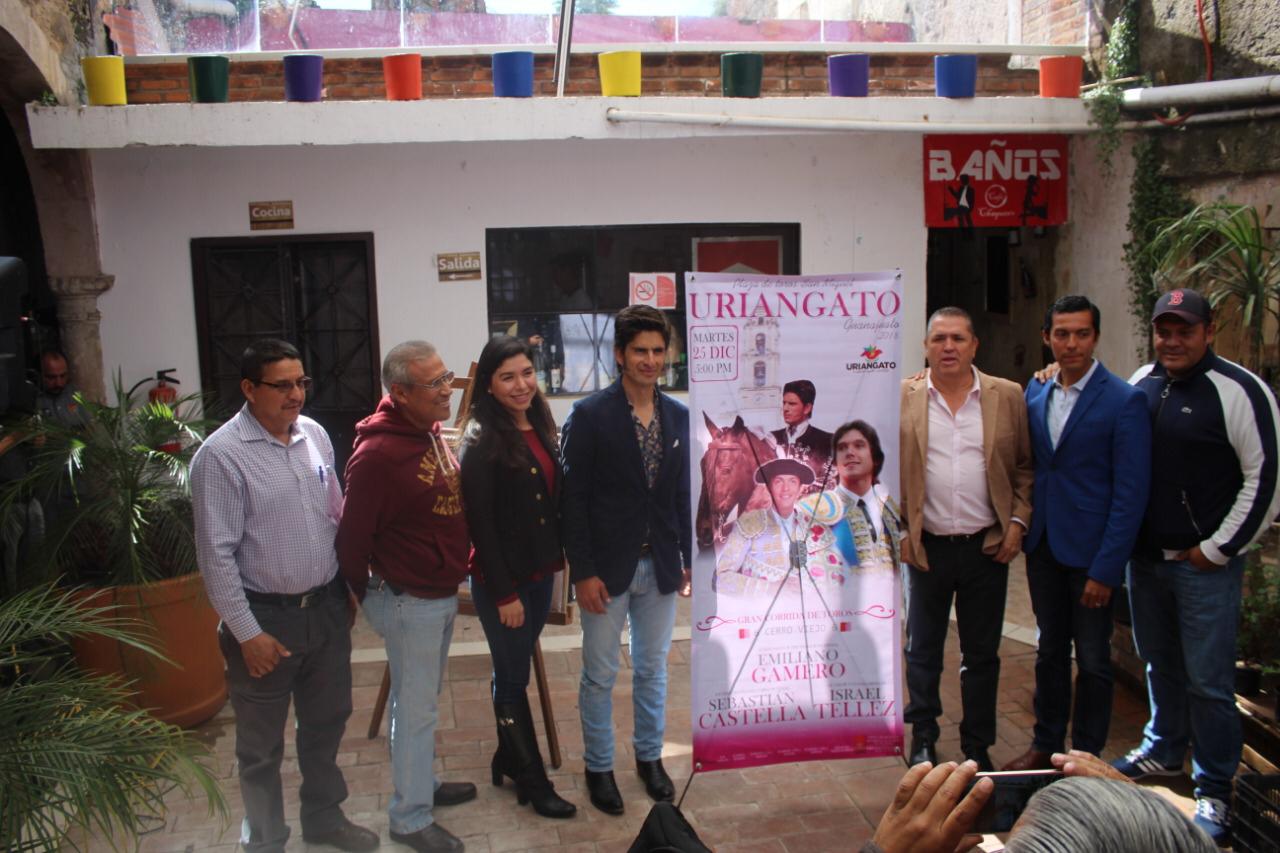 Sebastián Castella, en la Navidad de Uriangato
