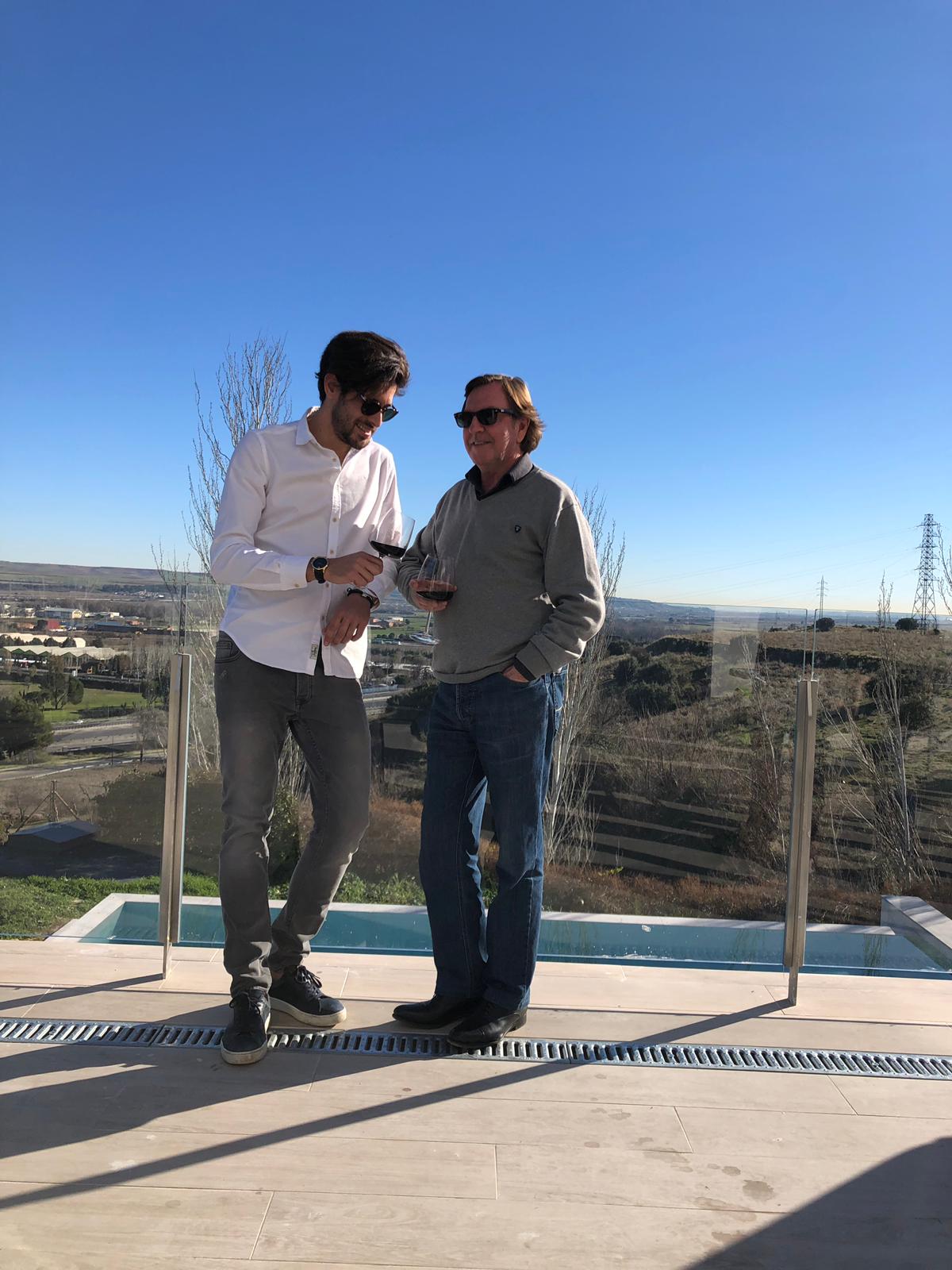 López Simón y Curro Vázquez han brindado este lunes para despedir el año y emprender caminos separados.