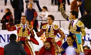 Ferrera, Marín y Adame, a hombros en León (México)