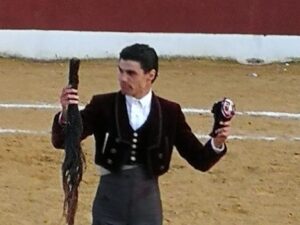 Pablo Aguado, dos orejas y rabo en Cantillana ante uno de Juan Pedro Domecq