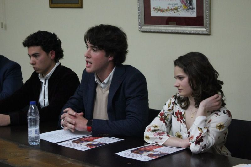 Los universitarios reivindican la Fiesta en el Ateneo Mercantil