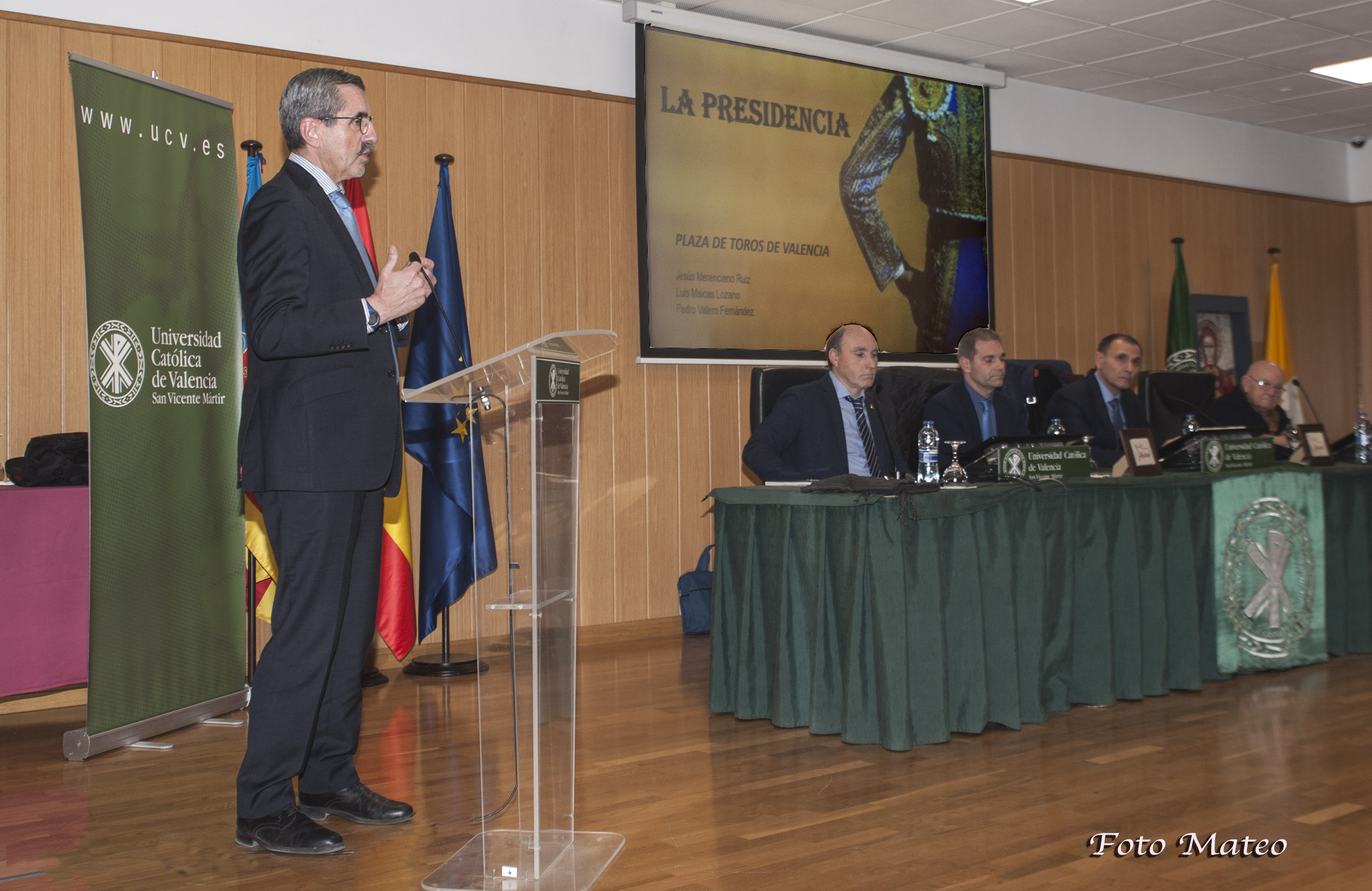 La presidencia de la plaza de Valencia, a debate en la Universidad Católica