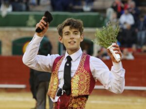 Borja Collado, tras la cogida sufrida en las Fallas de 2019.