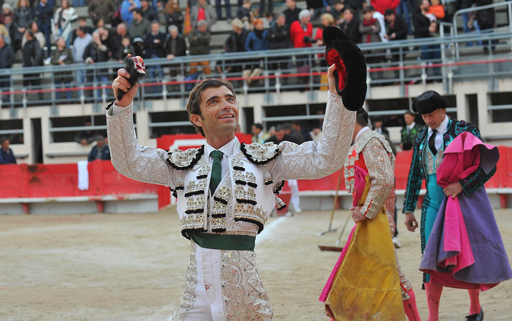 Oreja para Robleño y Chacón en Saint-Martin-de-Crau