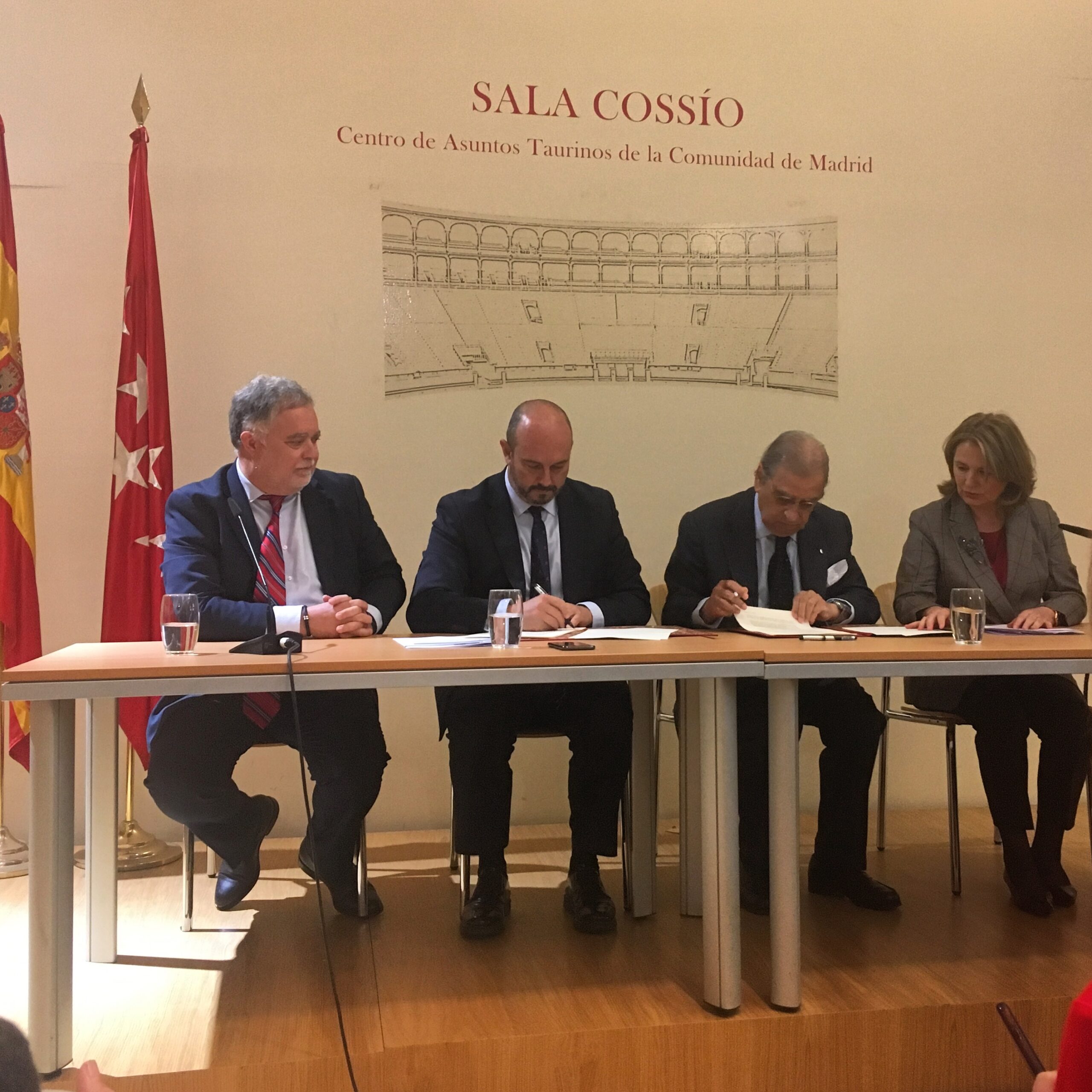 La Comunidad de Madrid acoge la biblioteca taurina Carriquiri